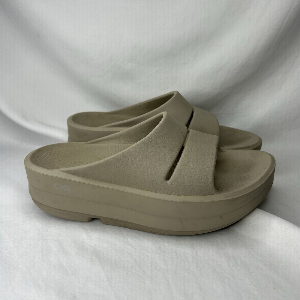 OOFOS WOMEN'S OOMEGA OOAHH PLATFORM SANDALS COLOR NOMAD SIZE W7- Euro 38